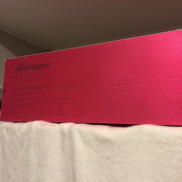 BNWT HEARTSTOPPER Viral 28 Piece Pink Silver 
 Rhinestone Makeup Brush Gift Set - Picture 8 of 10